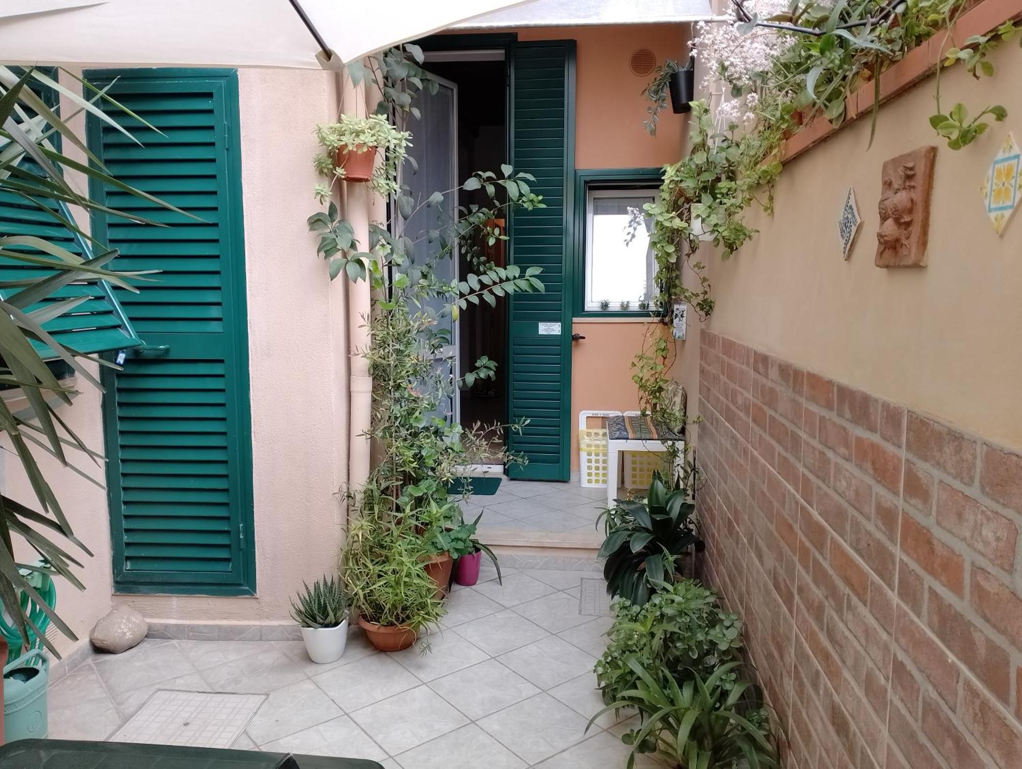 Il Piccolo Eden - Private Garden Apartment Livorno Exterior photo